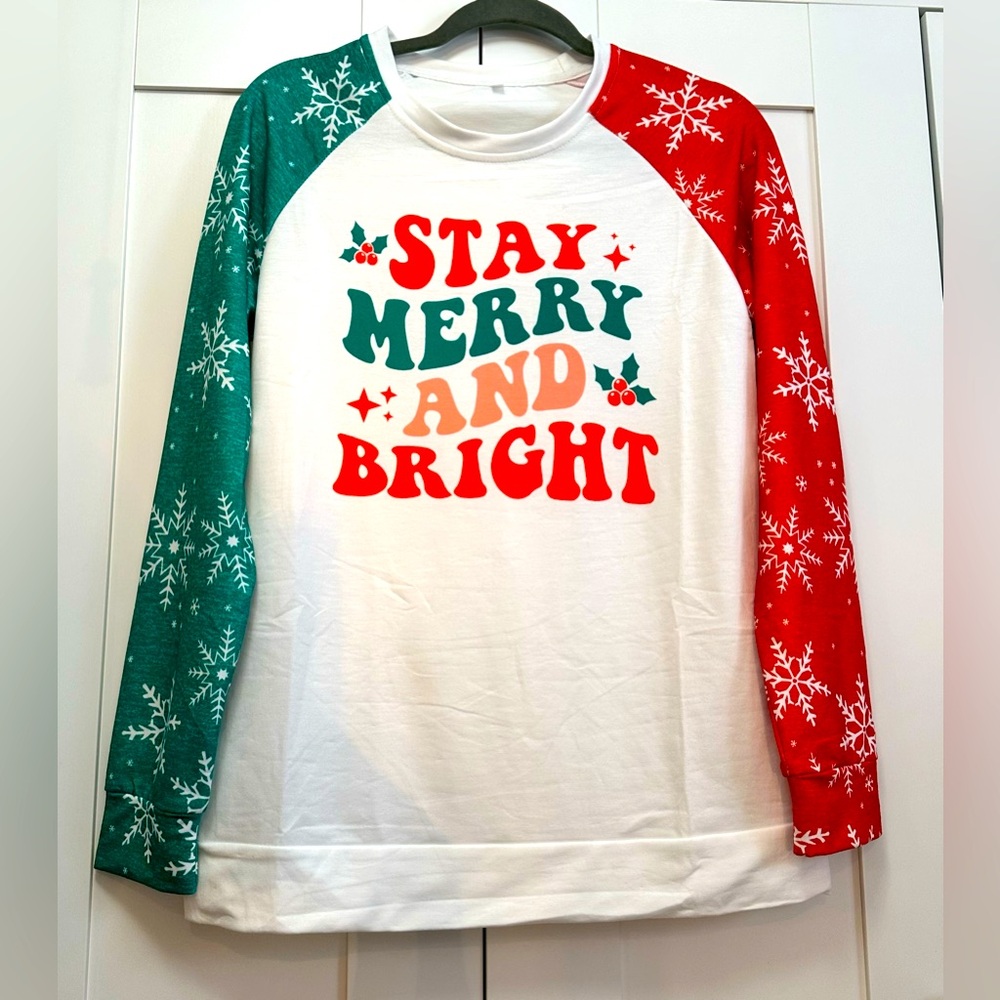 Merry and Bright Christmas Holiday Tee Shirt Sweatshirt Long Sleeves Sz S NEW!